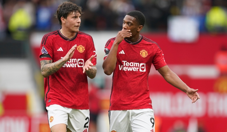Manchester United's Victor Lindelof and Anthony Martial (AP image)